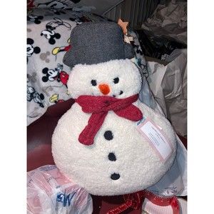 CHRISTMAS SNOWMAN shaped pillow Cupcakes and Cashmere